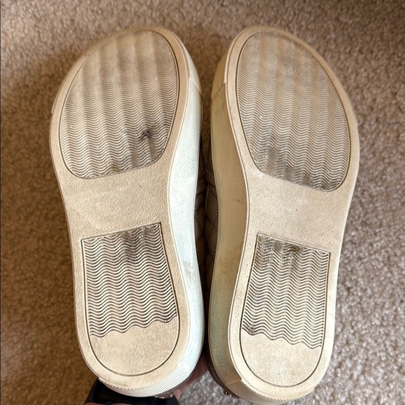 Steve Madden Brown Quilted Loafers Slip-Ons - Picture 2 of 4